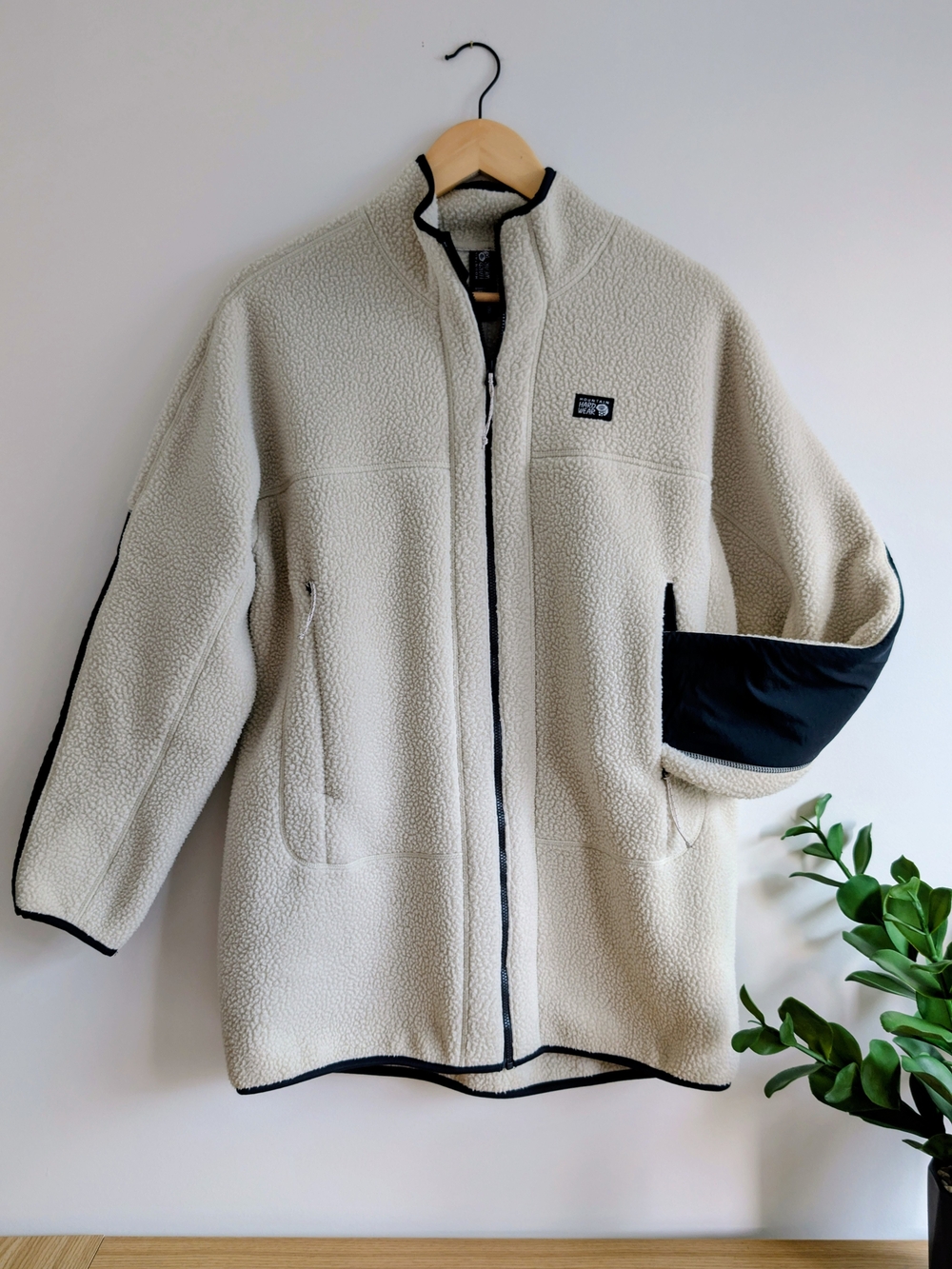 Mountain Hardwear Cream Teddy Fleece Jacket with Black Trim